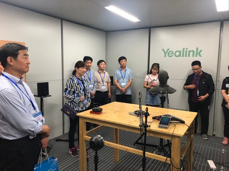 河南省平頂山市組織系統(tǒng)基層黨建培訓班學員蒞臨億聯網絡參觀考察，雙方就視頻會議在基層黨建、服務群眾、遠程醫(yī)療、遠程教育等創(chuàng)新應用場景進行深入交流。
