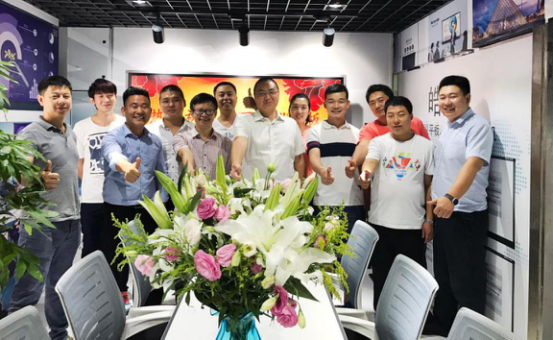 皓麗會議平板殺入線下，首家線下體驗店盛大開業(yè)
