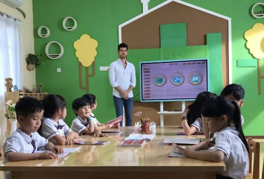皓麗幼教培訓一體機，送給老師和孩子們無塵好課堂